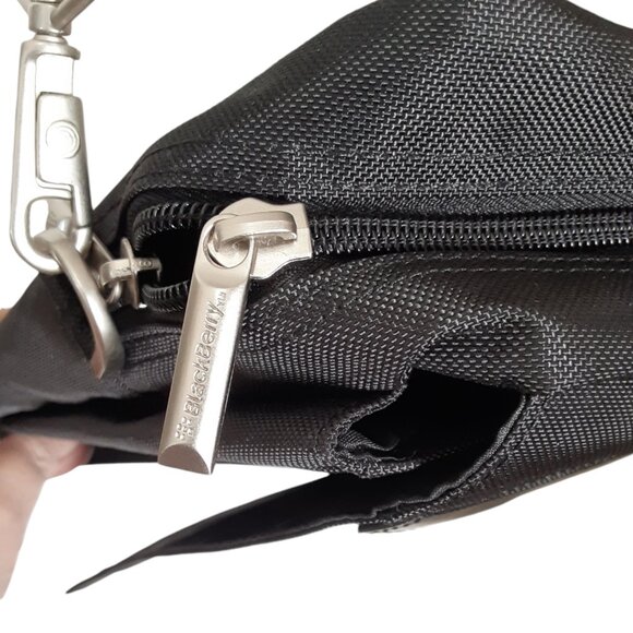 Vintage Blackberry Crossbody Tech Bag Black Unisex Travel School Work - Picture 5 of 10